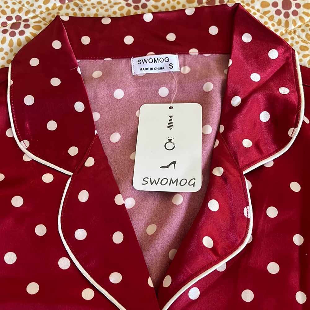 Swomog Sleepwear Small, polka dots red, top and short, 2 PCs